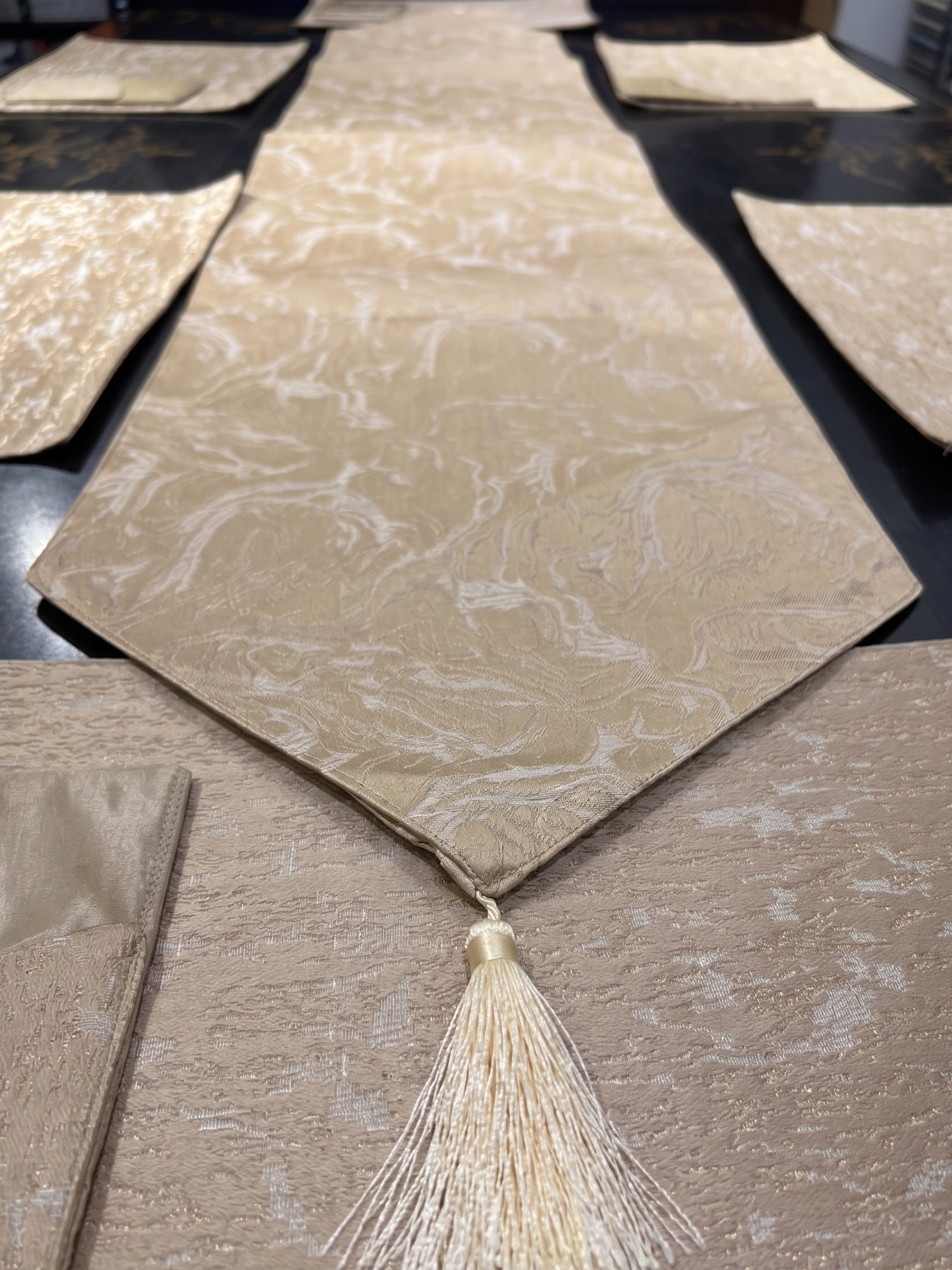 Dining Mats | skin and golden